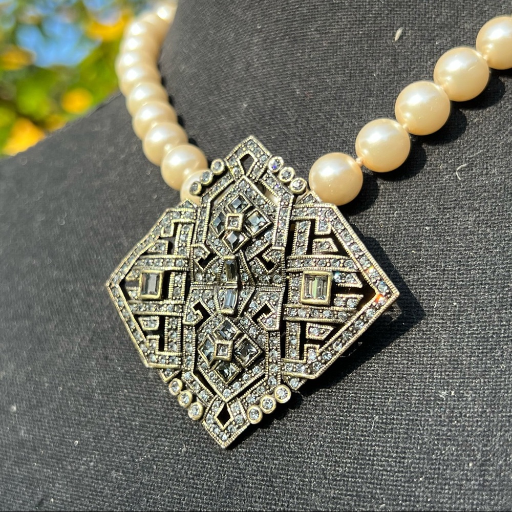 & Heidi Daus Victorian Style Pearl Necklace - Picture 9 of 9